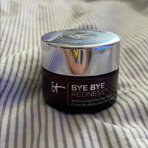 IT Cosmetics Bye Bye Redness (Porcelain Beige)